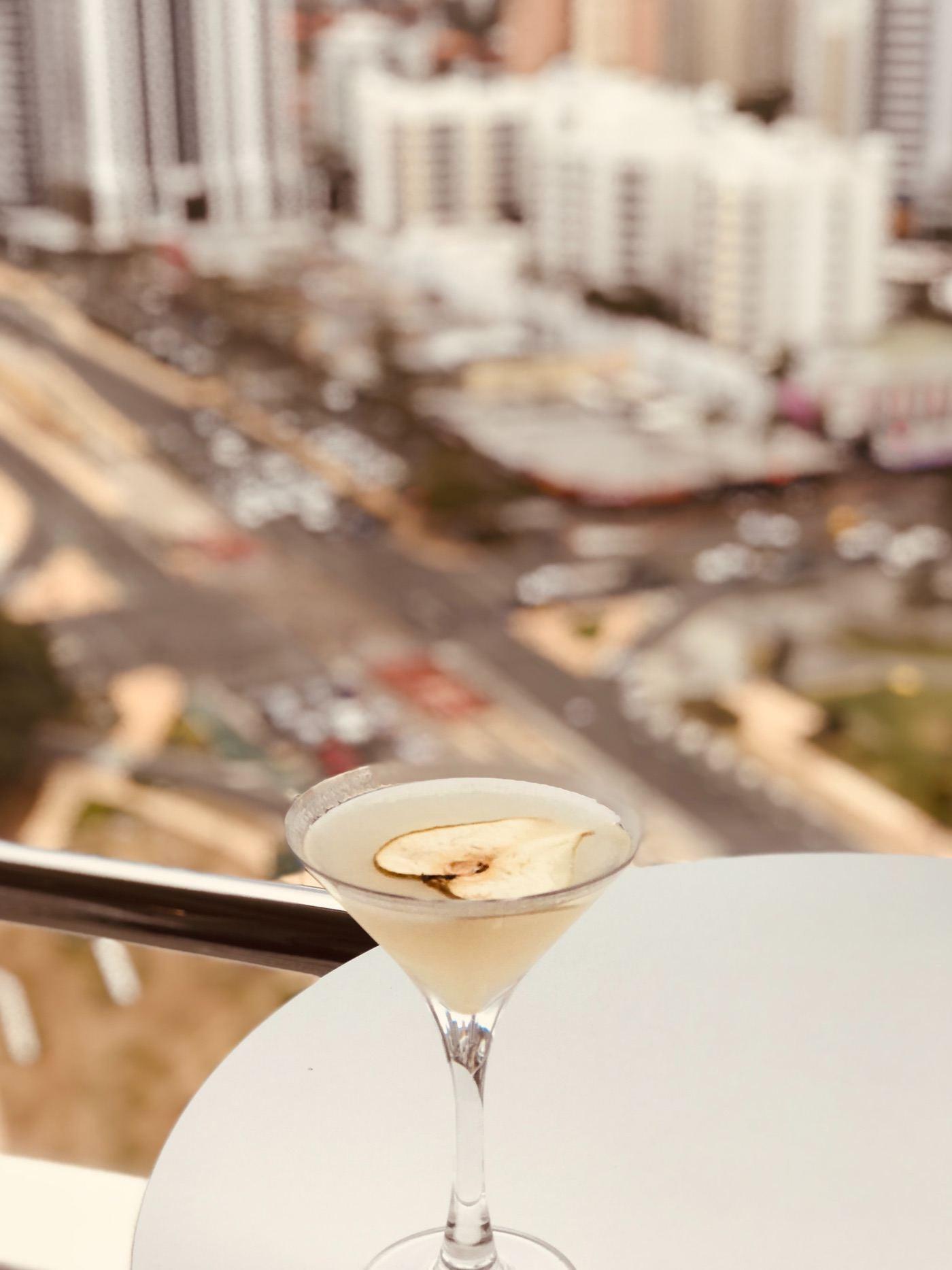 Beautiful Broadbeach Shopping, Nightlife and Food Paint Juicy