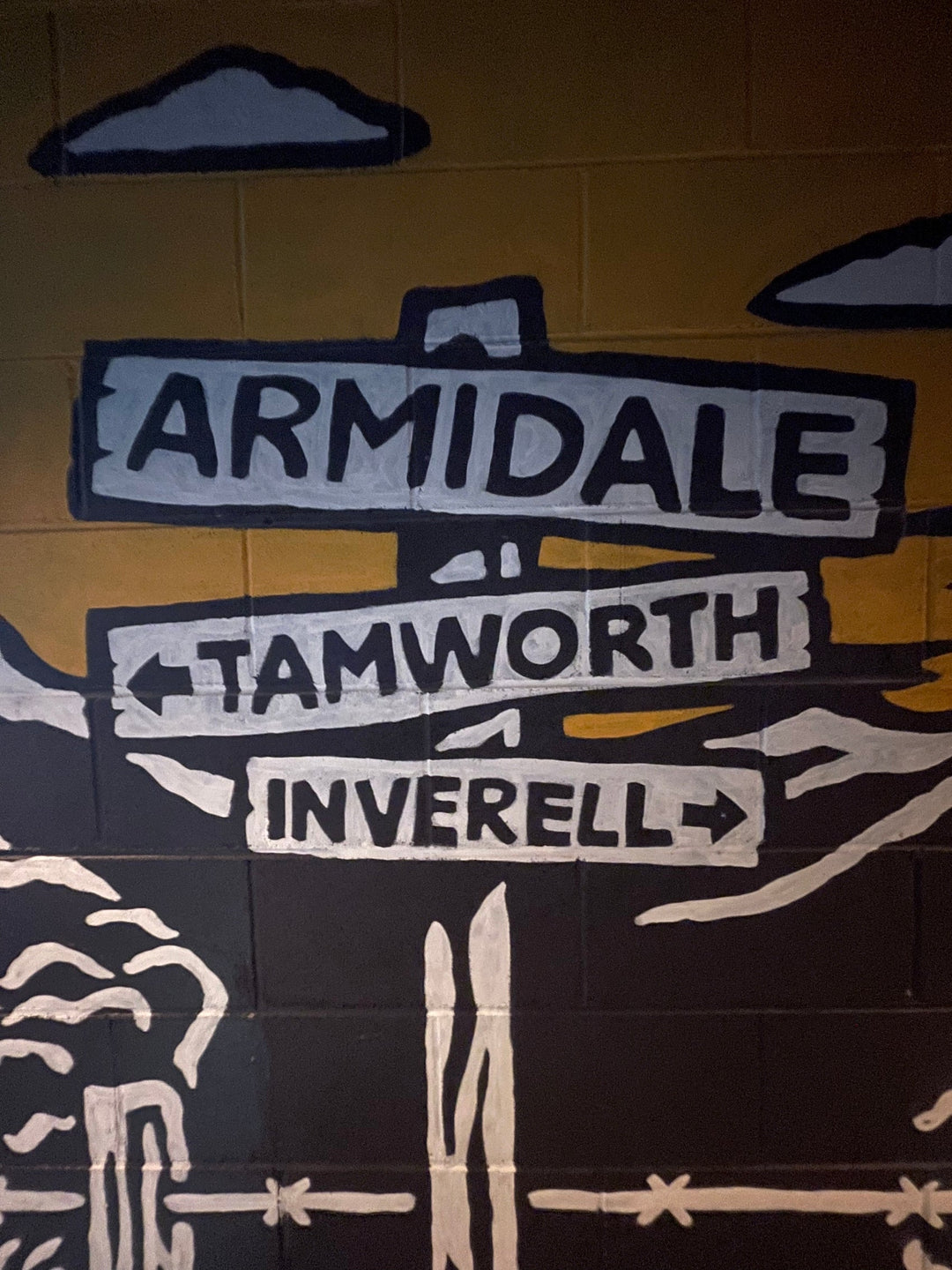 Armidale Sign Tamworth, Inverell