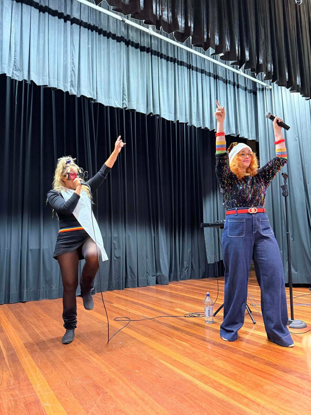 Lotti Rem singing on stage in Armidale for Paint Juicy