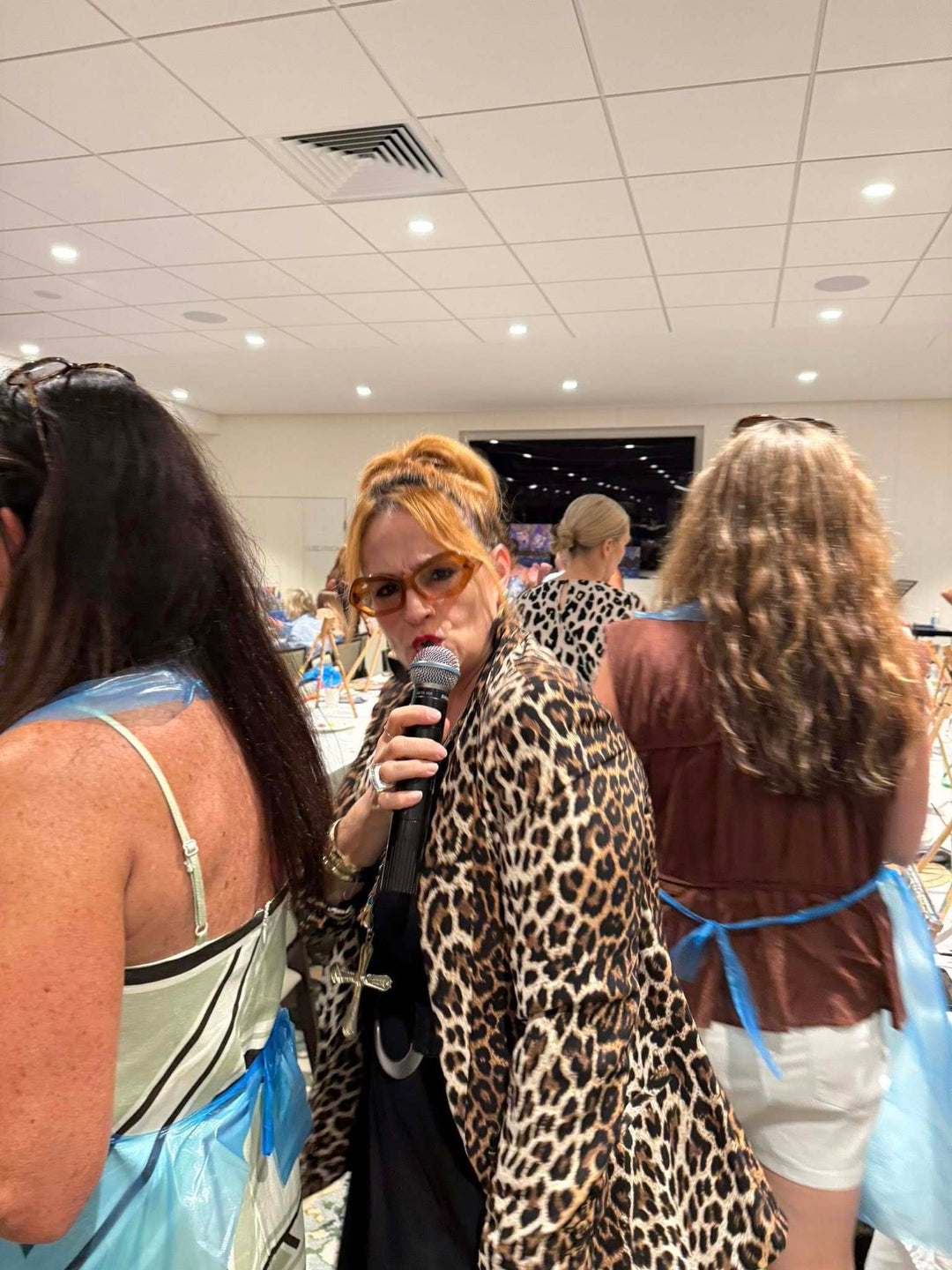 Lotti Rem giving the shoulder and singing